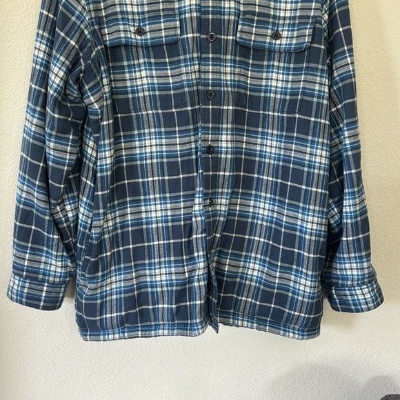 L.L Bean blue button down size XL - Picture 3 of 8